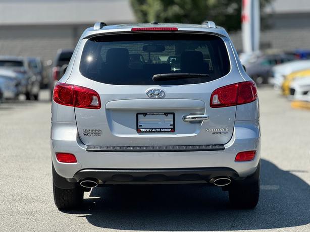 2009 Hyundai Santa Fe GLS - One Owner, Local BC, Heated Leather Seats image 6