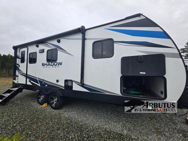 Used 2022 Cruiser Shadow Cruiser 225RBS image 4