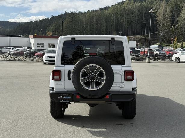 2023 Jeep Wrangler SAHARA 4WD-Dual Zone A/C & Back Up Camera image 7