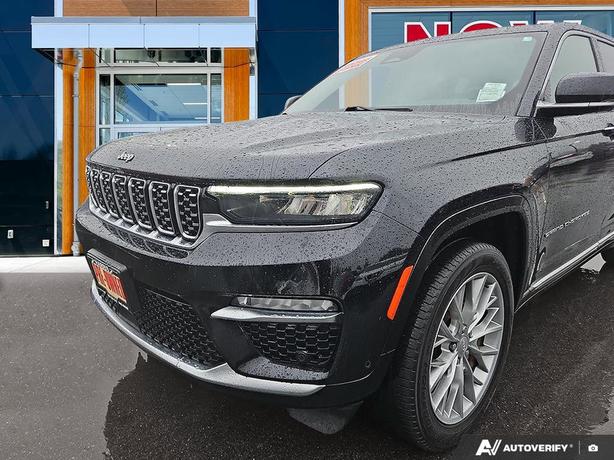 2023 Jeep Grand Cherokee Summit 4x4 | One Owner | No Reported Accidents! image 8