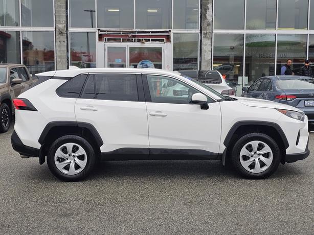 2024 Toyota RAV4 LE - No Accidents, Lane Departure Warning image 4