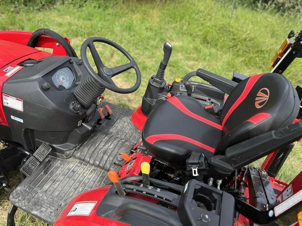 2024 Mahindra 2100 series 2126 HST image 6