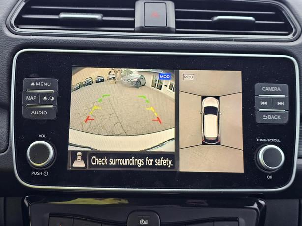 2022 Nissan LEAF SV Hatchback image 7