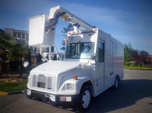 2006 Freightliner FS65 Boom Truck Diesel With Rear Shelvings image 2