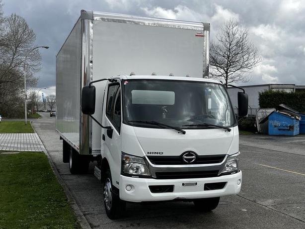 2019 Hino 195 18 Foot Cube Van with Cargo Ramps Diesel image 2