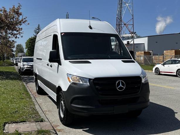2022 Mercedes-Benz Sprinter 2500  High Roof Cargo Van 170-inch WheelBase image 2