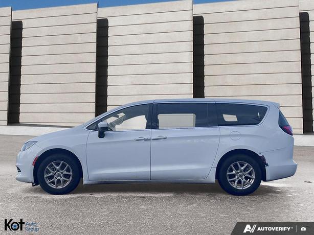 2021 Chrysler Grand Caravan SXT image 3