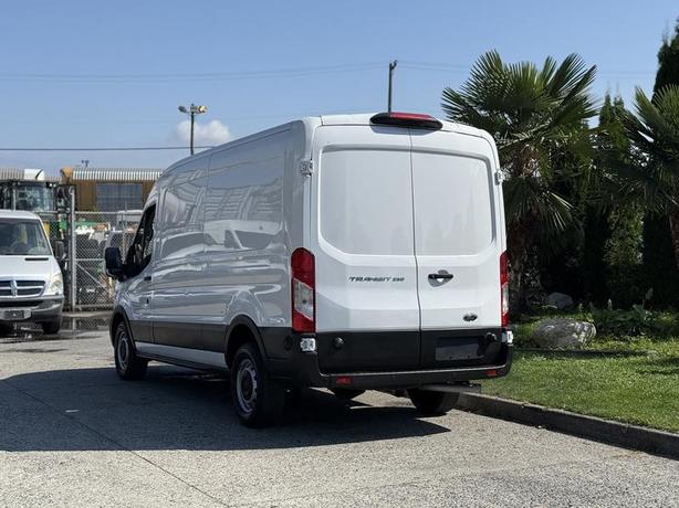 2022 Ford Transit 250 Cargo Van image 8