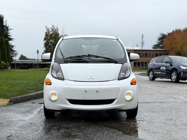 2013 Mitsubishi i-MiEV SE Hatchback 5-Dr Electric image 3
