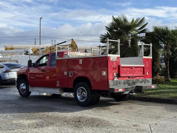 2013 Chevrolet Silverado 3500HD Service Truck with Storage Compartments – Exte image 7