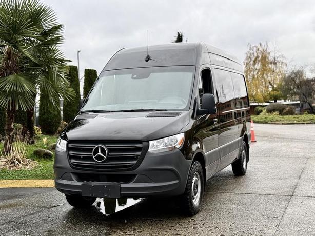 2022 Mercedes-Benz Sprinter 2500 High Roof Cargo Van with Rear Shelves image 4