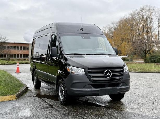 2022 Mercedes-Benz Sprinter 2500 High Roof Cargo Van with Rear Shelves image 2