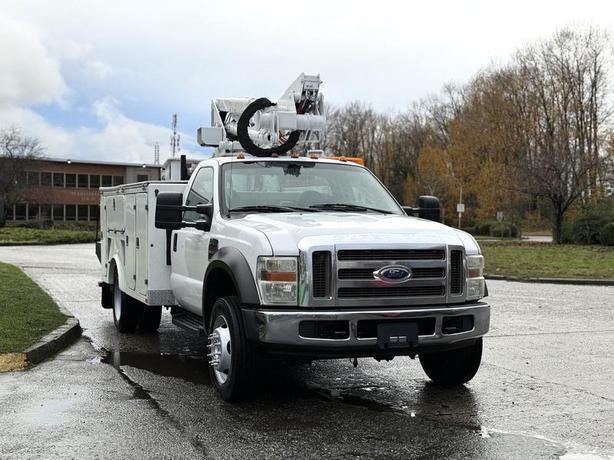 2008 Ford F-550 Regular Cab 2WD DRW Altec Bucket Truck image 2