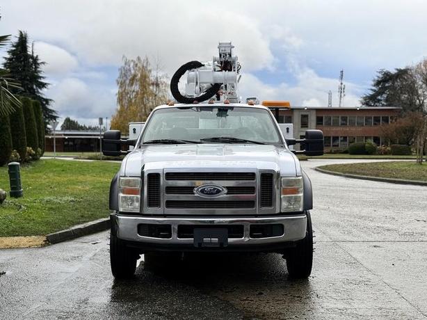 2008 Ford F-550 Regular Cab 2WD DRW Altec Bucket Truck image 3