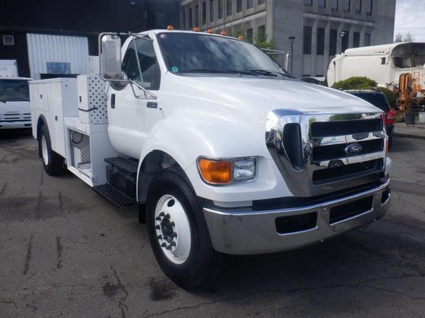 2011 Ford F-750 Service Truck 2WD 3 Seater Diesel image 4