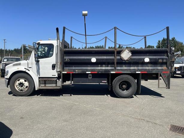 2007 Freightliner M2 106 15 Foot Flat Deck With Power Tailgate Diesel hydraulic  image 2