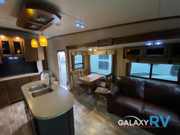 Used 2015 Grand Design Reflection 337RLS image 6