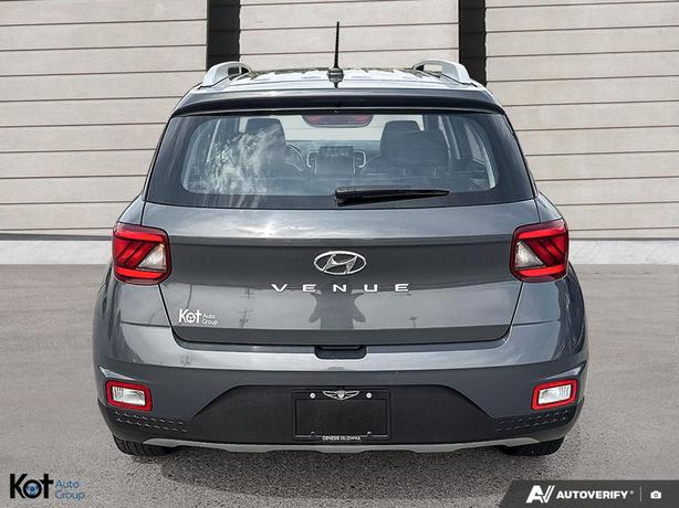 2023 Hyundai Venue Ultimate ! FULL LOAD! LOW KMS! NO ACCIDENTS! LEATHER! SUNROOF image 5