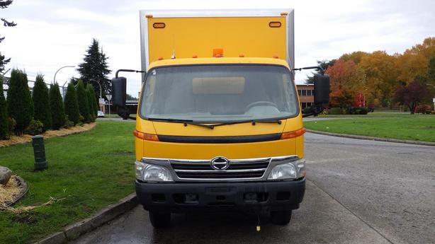 2009 Hino 145 14 Foot Cube Van 3 Seater Diesel image 3