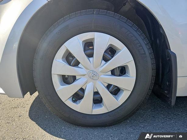 2022 Toyota Corolla L Manual | No Reported Accidents! image 6