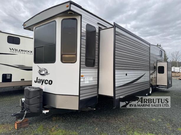 Used 2020 Jayco Jay Flight Bungalow 40LOFT image 3