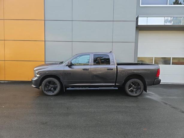 2019 RAM 1500 Classic Express 4x4 Crew Cab 5'7 Box | One Owner! image 3