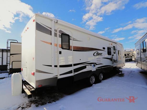 Used 2014 Keystone RV Cougar 28BHS image 4
