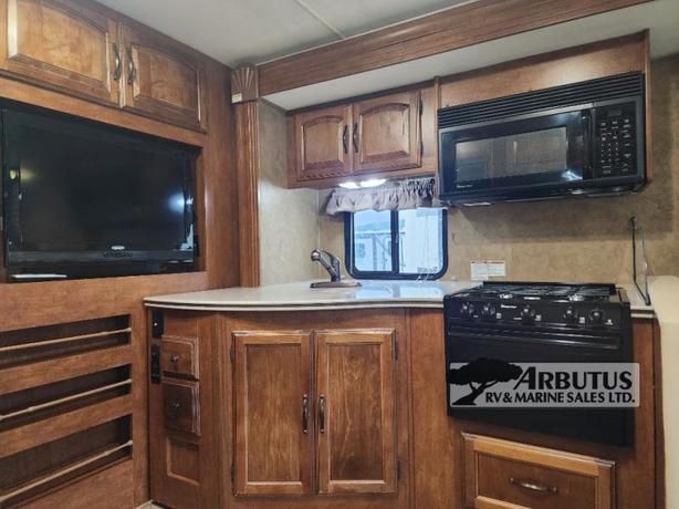 Used 2012 Coachmen RV Mirada 29DS image 8