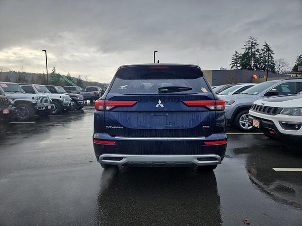 2023 Mitsubishi Outlander SE | Heated Seats | Power Liftgate! image 5