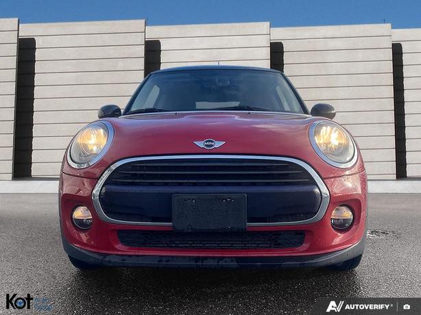 2016 MINI Cooper Hardtop Base image 2