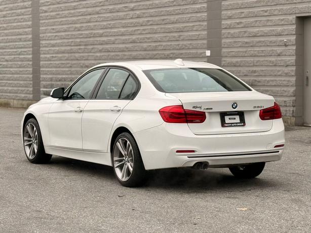 2018 BMW 3 Series 330i xDrive - Navigation, Sunroof, Memory Seats image 8