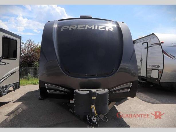 Used 2017 Keystone RV Premier Ultra Lite 26RBPR image 2