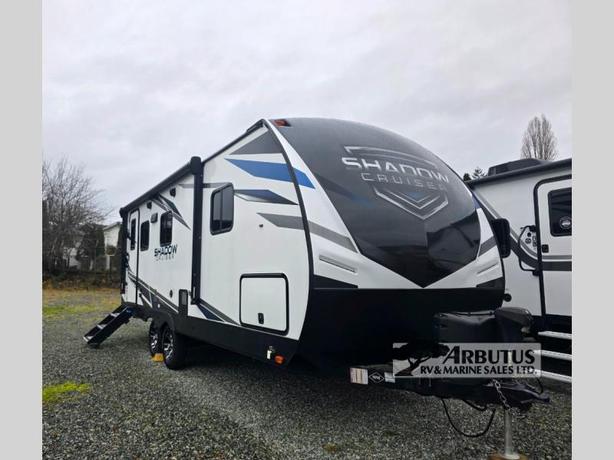 Used 2022 Cruiser Shadow Cruiser 225RBS image 2