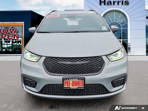 2023 Chrysler Pacifica Touring L | Full Sunroof | Heated Seats! image 2