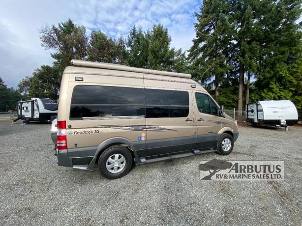 Used 2010 Roadtrek Roadtrek SS Ideal image 3