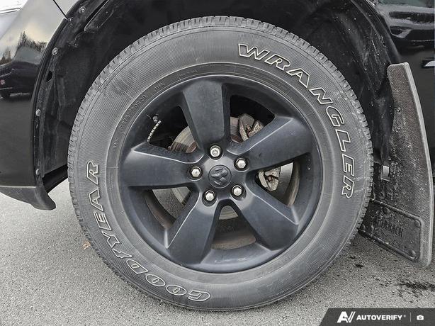 2022 RAM 1500 Classic Express 4x4 Crew Cab 5'7 Box | Bluetooth Connectivity! image 6