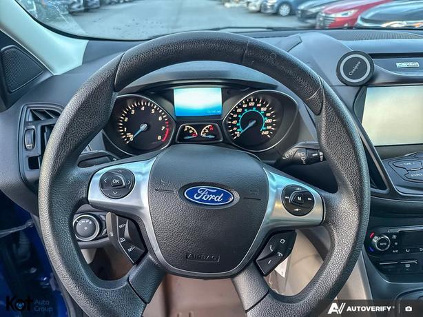 2014 Ford Escape SE ! KEYLESS ENTRY! POWER SEAT! BACKUP CAMERA! LOW KMS! image 6