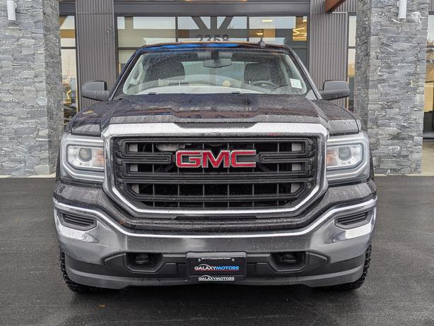 2016 GMC Sierra 1500 SLE - 5.7L V8, Crew Cab, Short Bed, 4x4 image 3