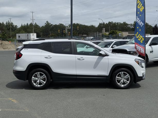 2024 GMC Terrain SLE AWD - Power Driver Seat & Premium Audio System image 5