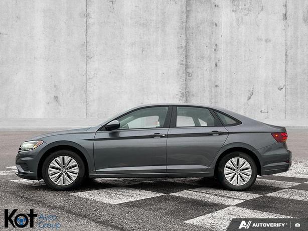 2019 Volkswagen Jetta Comfortline | 6-Speed Manual | Heated Seats | Apple CarPla image 8
