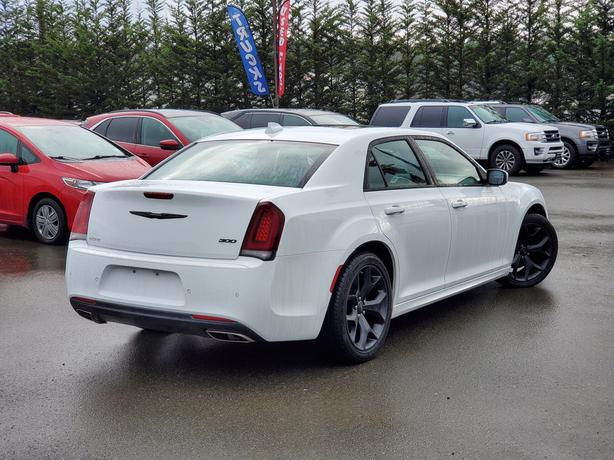 2023 Chrysler 300 Touring - No Accidents, Nav, Heated Seats image 6