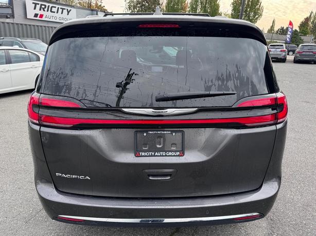 2022 Chrysler Pacifica Touring L - Parking Sensors, Leather, Heated Seats image 5