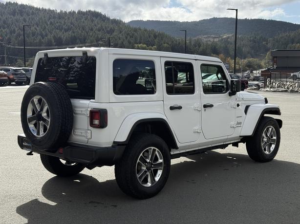 2023 Jeep Wrangler SAHARA 4WD-Dual Zone A/C & Back Up Camera image 6