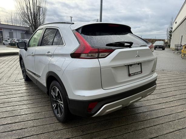 2025 Mitsubishi Eclipse Cross SEL - Power Liftgate, Heated Steering Wheel image 8