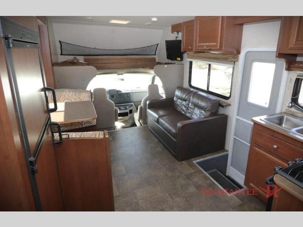 Used 2014 Fleetwood RV Jamboree Searcher 31M image 7