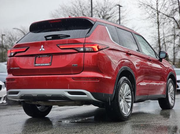 2023 Mitsubishi Outlander SE - No Accidents, One Owner, Power Liftgate image 5