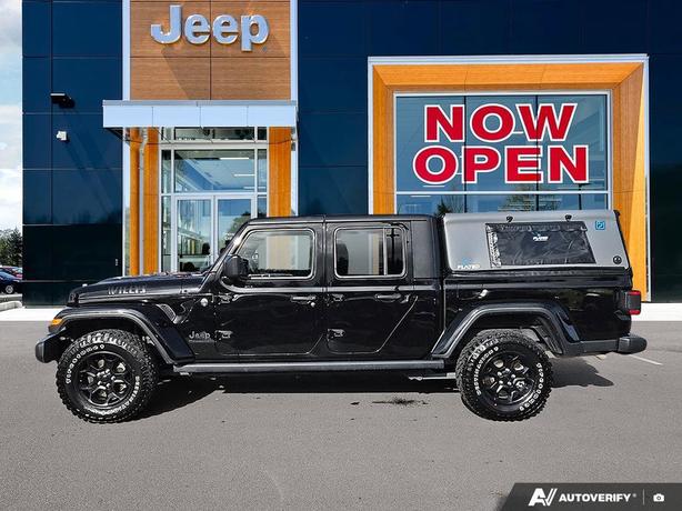 2023 Jeep Gladiator Willys 4x4 | Low KM | Premium Audio System! image 3