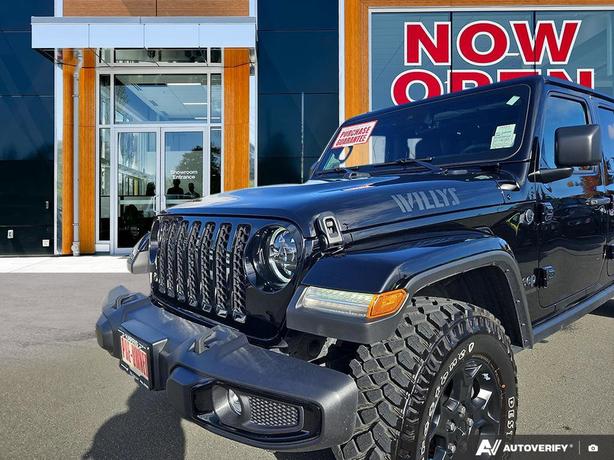 2023 Jeep Gladiator Willys 4x4 | Low KM | Premium Audio System! image 8
