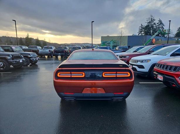 2023 Dodge Challenger R/T RWD | No Reported Accidents | One Owner! image 5