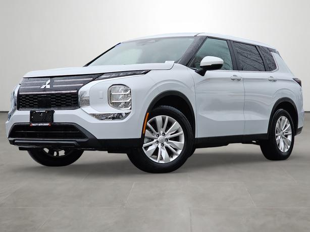 2025 Mitsubishi Outlander ES - Heated Seats, Apple Carplay/Android Auto image 1